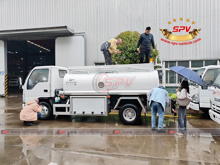 Egyptian Clients Inspecting The Refueler Trucks at SPV Factory